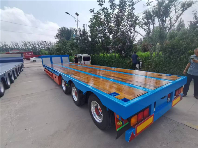 大件運(yùn)輸外貿(mào)出口車